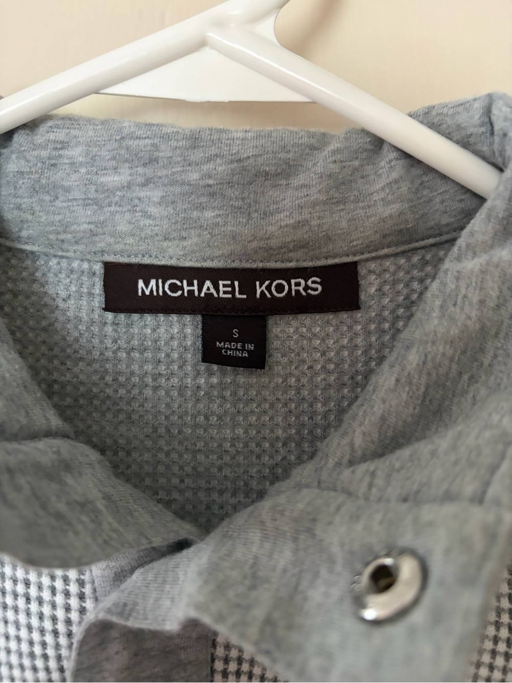 Michael Kors Men’s Light Gray button up Waffle Knit Sweater - Picture 2 of 4